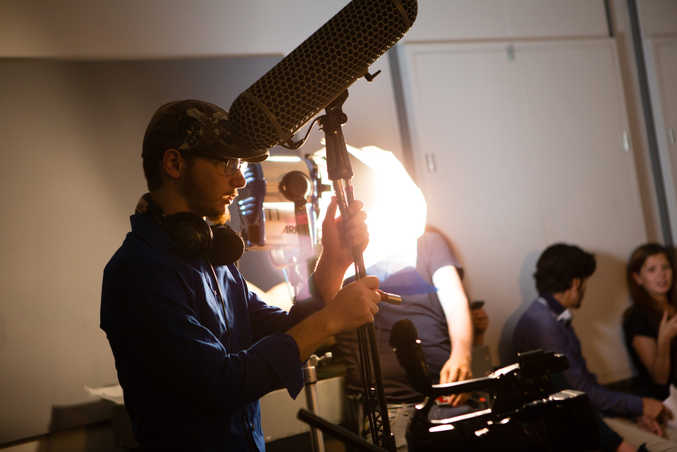 Imagefilmproduktion München – Filmset von LANIZMEDIA mit Cinema-Kamera