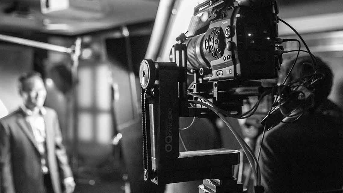 Filmset mit Profi-Equipment – LANIZMEDIA München