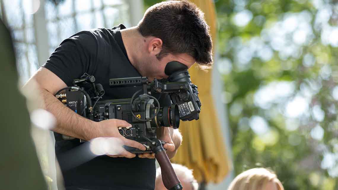 Filmset mit Profi-Equipment – LANIZMEDIA München