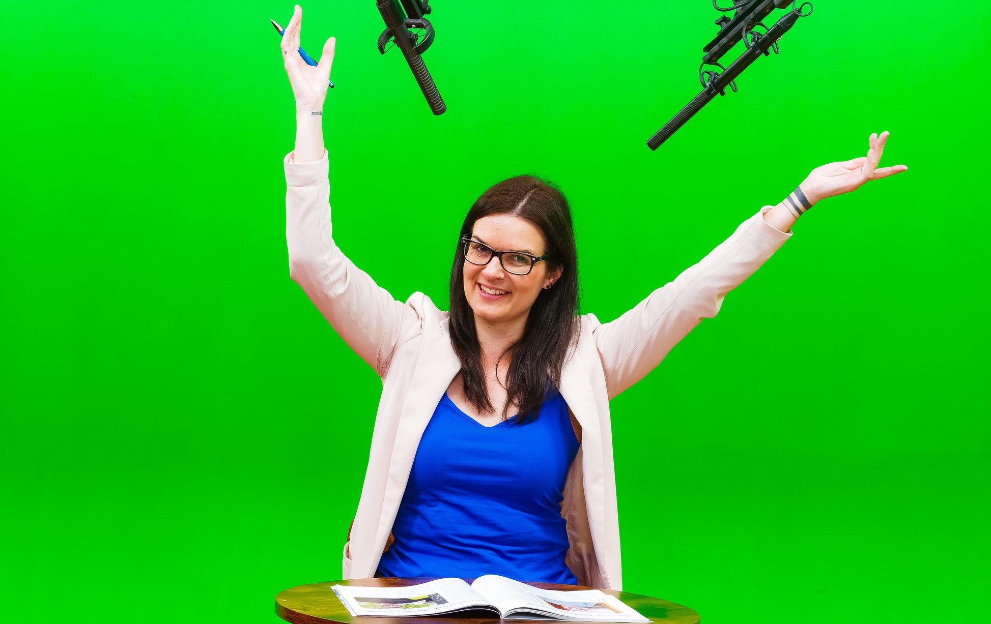 Greenscreen Studio Videoproduktion München Videoproduktion im Greenscreen-Studio München – Lanizmedia GmbH setzt Ihre Projekte professionell und kreativ um.