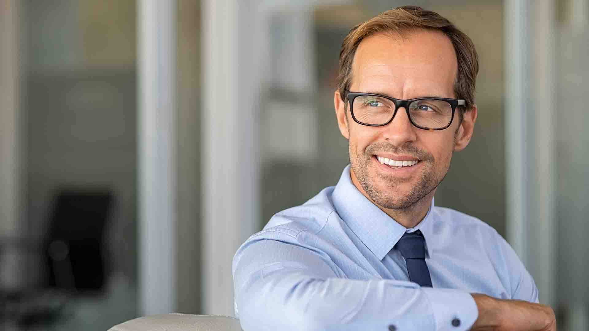 Kamera-Team dreht ein Interview Video in der Münchener Innenstadt.