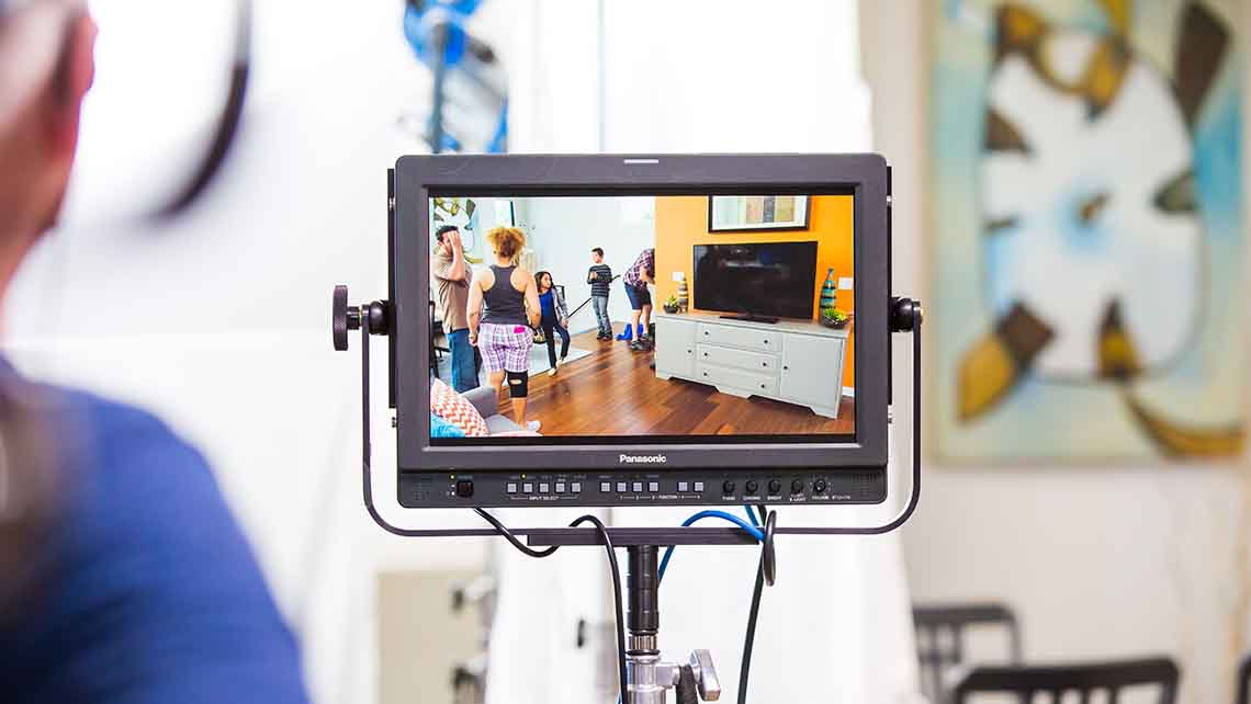 Sony FX3 Kamera vor der Greenscreen-Fläche bei LANIZMEDIA GmbH – Greenscreen Studio mit Regieraum München