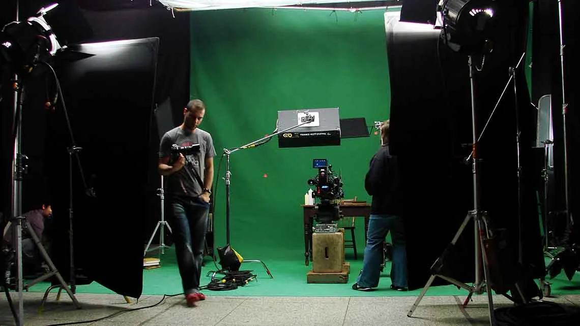 Greenscreen-Set mit Cine-Kamera und Studiolicht für eine Werbefilmproduktion in München